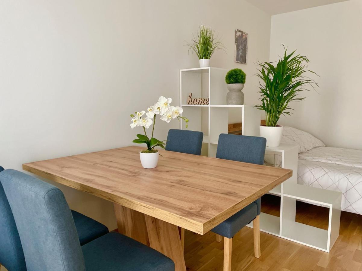 Apartamento Bright Modern Flat With Balcony Viena Exterior foto
