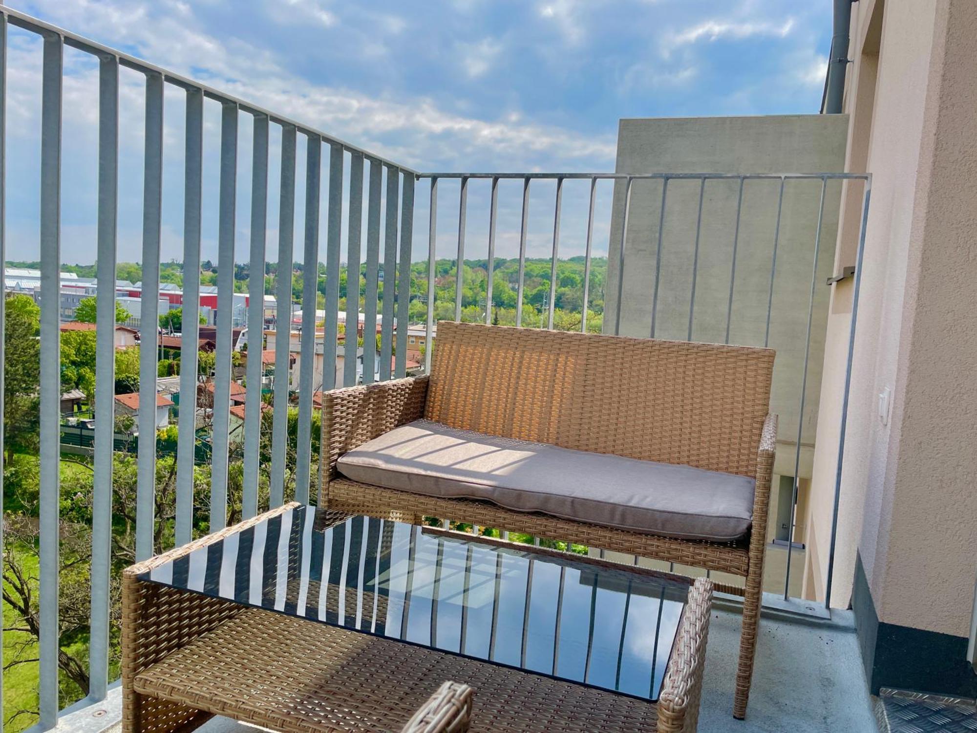 Apartamento Bright Modern Flat With Balcony Viena Exterior foto